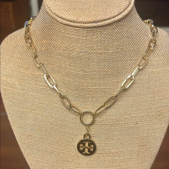 Gold Chain Pendant Necklace - Women's Fashion Jewelry - Picture 2 of 5